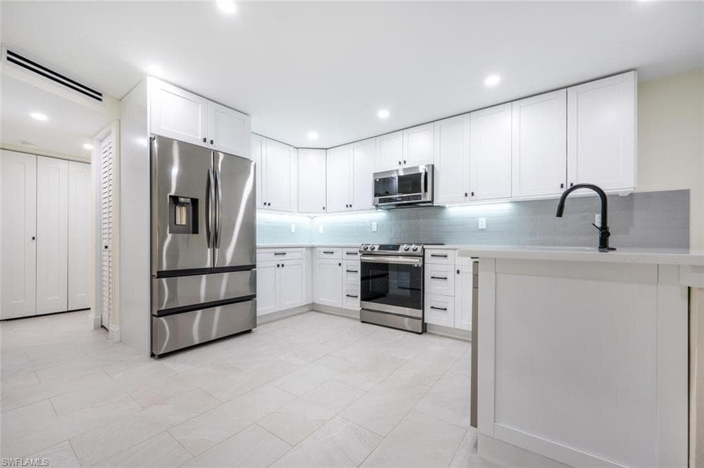1537 Chesapeake Ave A-4, Naples, FL 34102-14