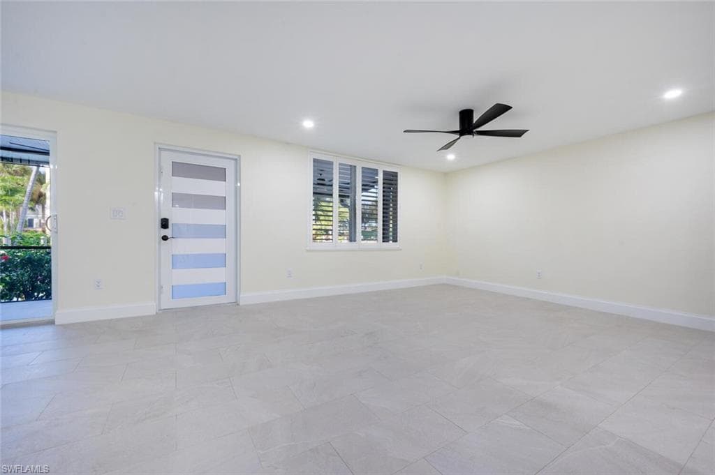 1537 Chesapeake Ave A-4, Naples, FL 34102-15