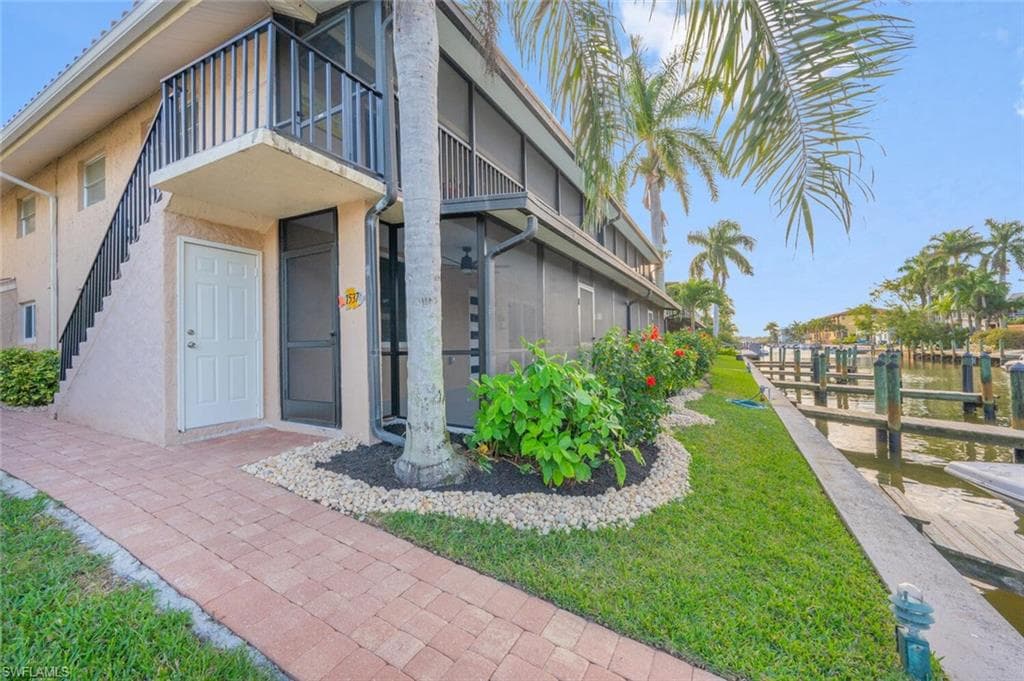 1537 Chesapeake Ave A-4, Naples, FL 34102-2