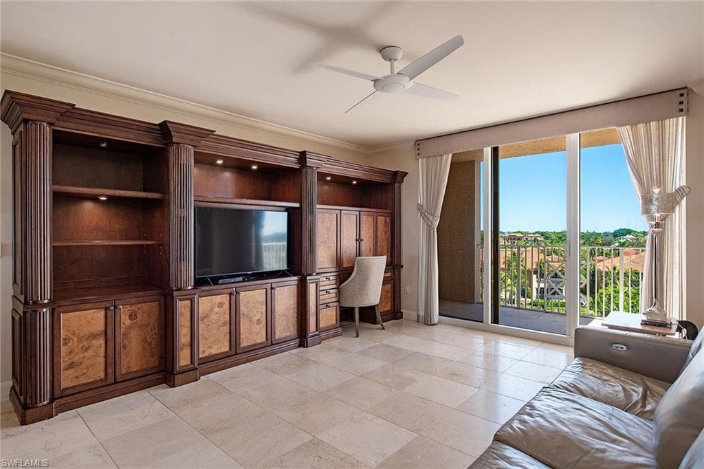 6597 Nicholas Blvd 601, Naples, FL 34108-5