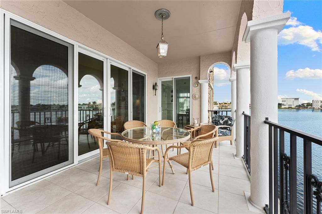 4000 Gulf Shore Blvd N 3200, Naples, FL 34103-24