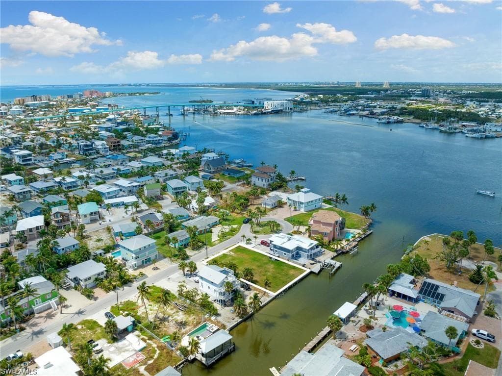 290 Ohio Ave, Fort Myers Beach, FL 33931-1