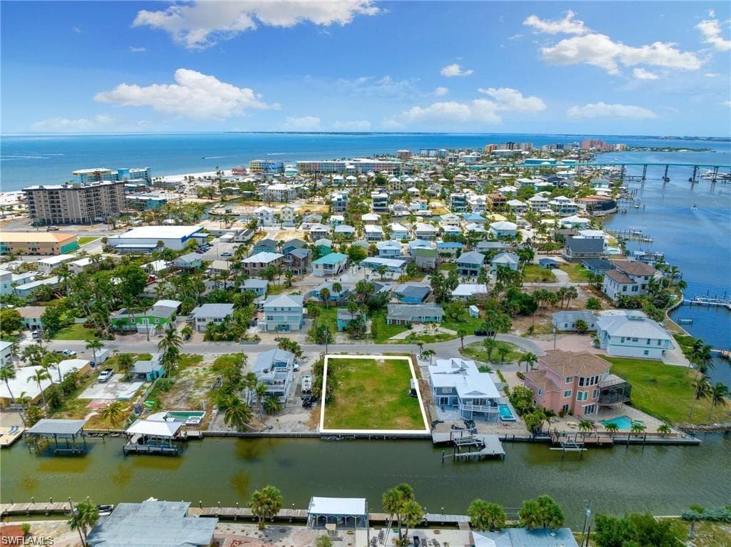 290 Ohio Ave, Fort Myers Beach, FL 33931-6