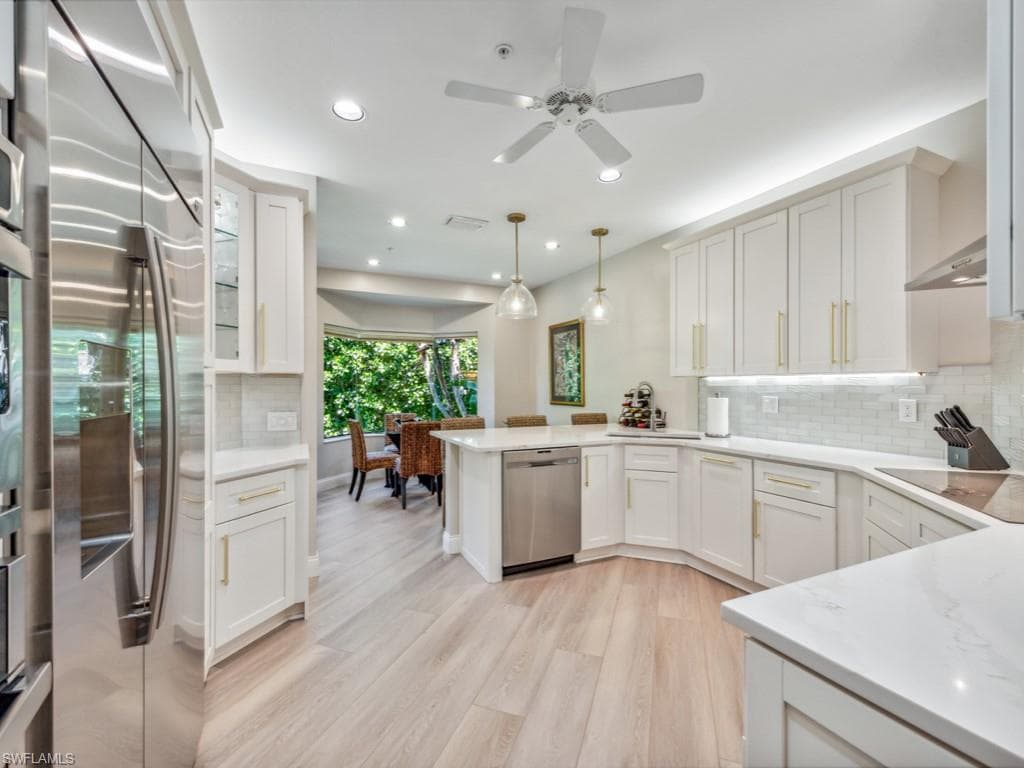 241 Colonade Cir, Naples, FL 34103-1