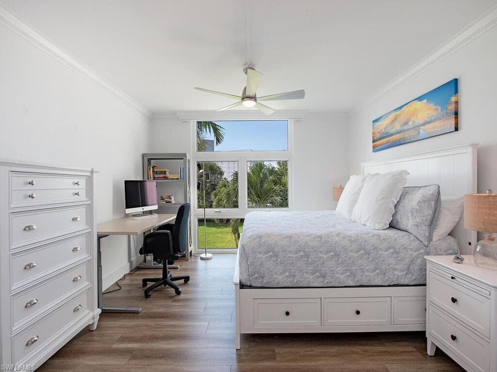 400 Park Shore Dr 302, Naples, FL 34103-11