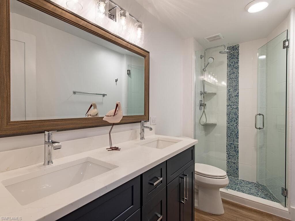 400 Park Shore Dr 302, Naples, FL 34103-29