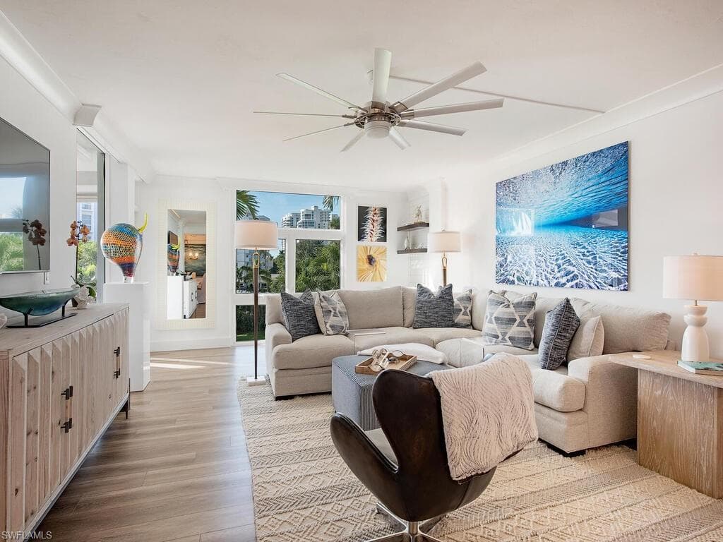 400 Park Shore Dr 302, Naples, FL 34103-5