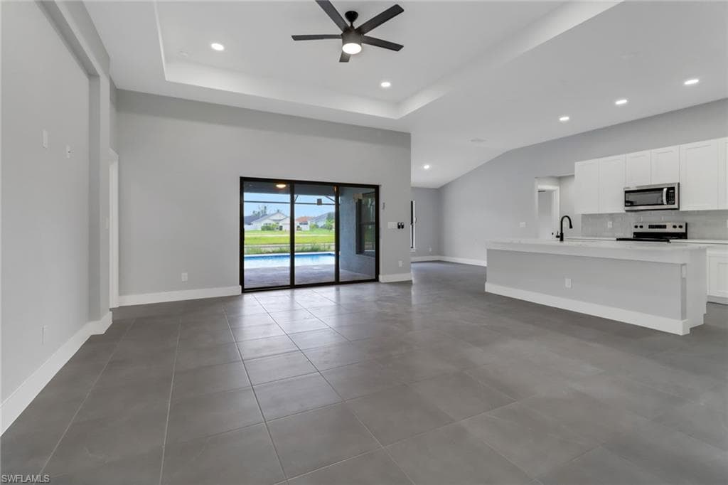 224 13th Ter, Cape Coral, FL 33990-9