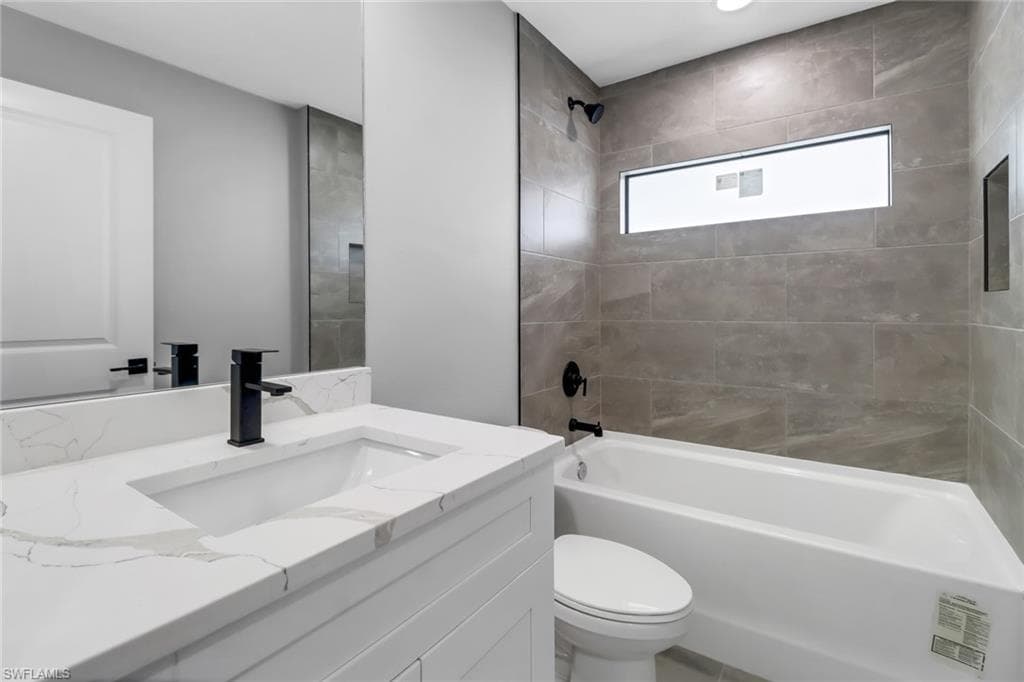 224 13th Ter, Cape Coral, FL 33990-17