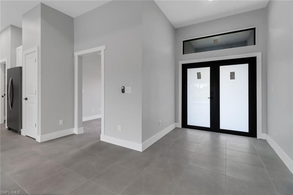 224 13th Ter, Cape Coral, FL 33990-3