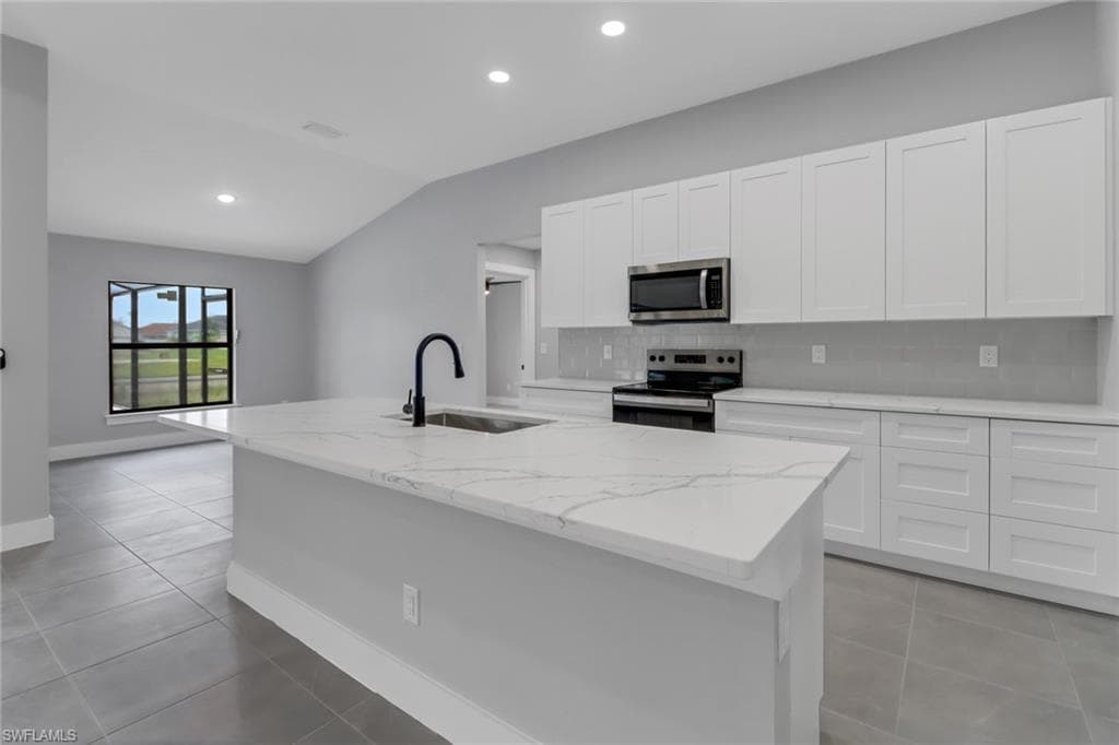 224 13th Ter, Cape Coral, FL 33990-7