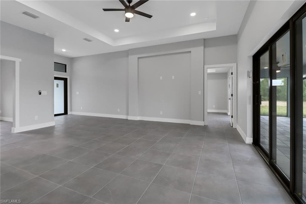224 13th Ter, Cape Coral, FL 33990-8