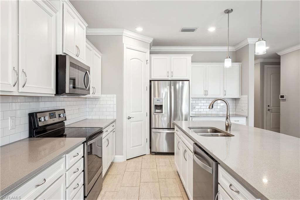 19850 Bittersweet Ln, Estero, FL 33928-10