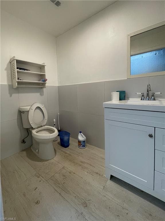 4406 Exchange Ave 101-102, Naples, FL 34104-13