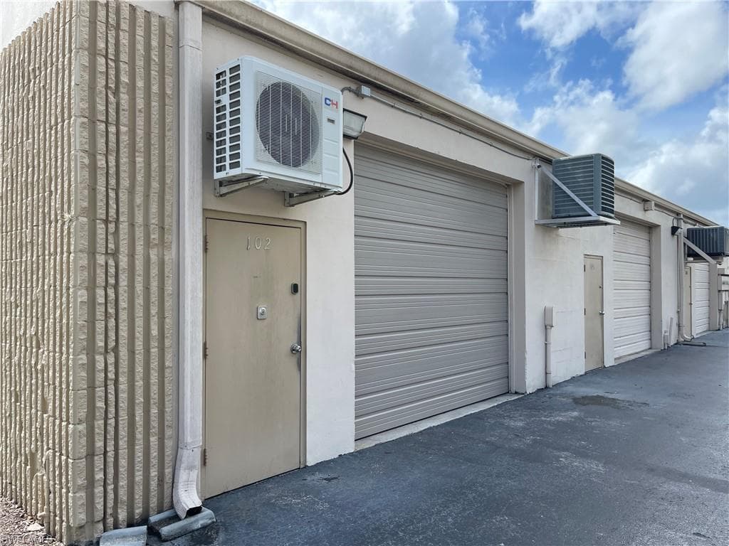 4406 Exchange Ave 101-102, Naples, FL 34104-4