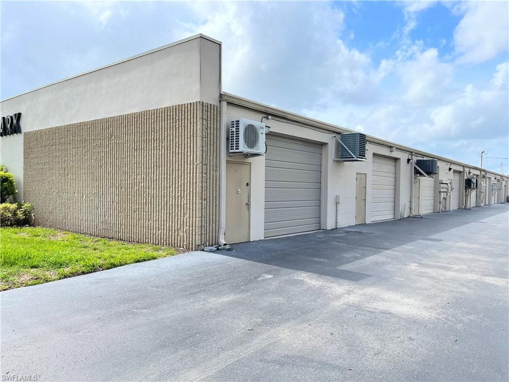 4406 Exchange Ave 101-102, Naples, FL 34104-4