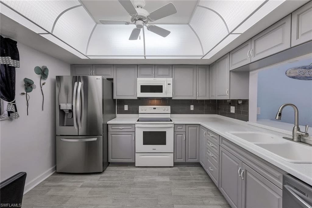 1701 Courtyard Way A-104, Naples, FL 34112-9