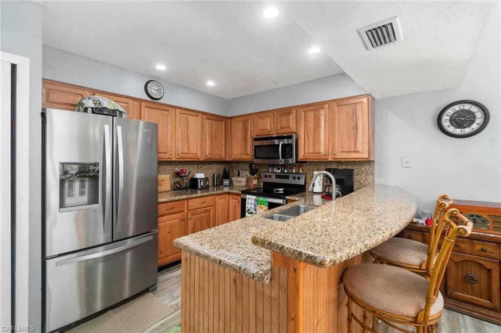 8913 Somerset Blvd, Fort Myers, FL 33919-17
