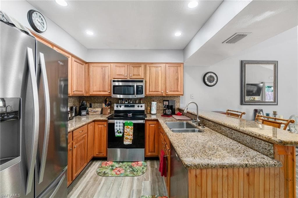 8913 Somerset Blvd, Fort Myers, FL 33919-18
