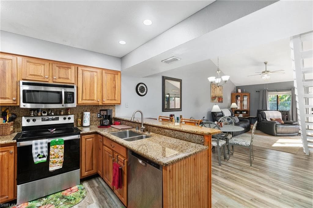 8913 Somerset Blvd, Fort Myers, FL 33919-19