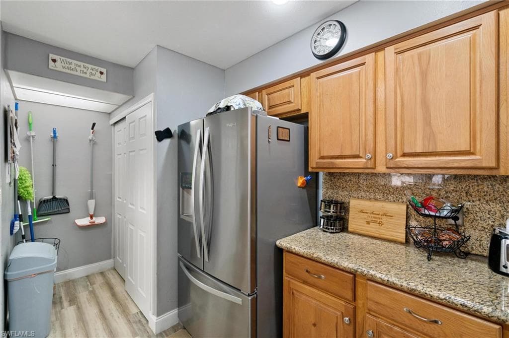 8913 Somerset Blvd, Fort Myers, FL 33919-22