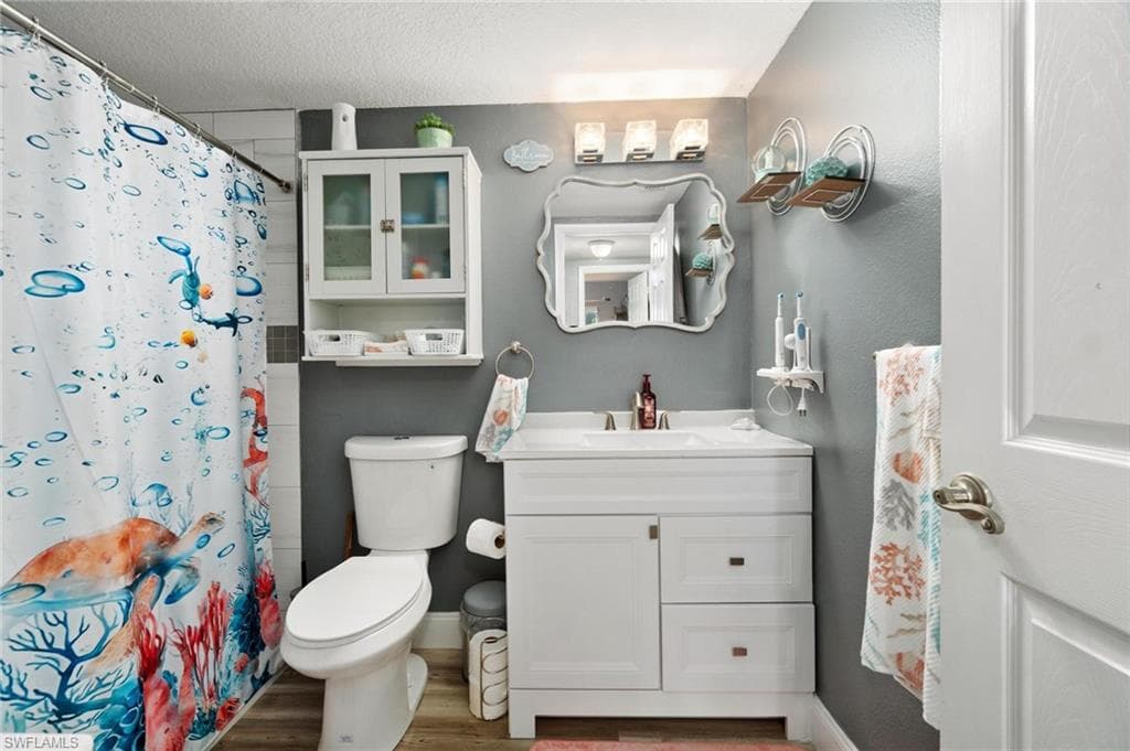 8913 Somerset Blvd, Fort Myers, FL 33919-28