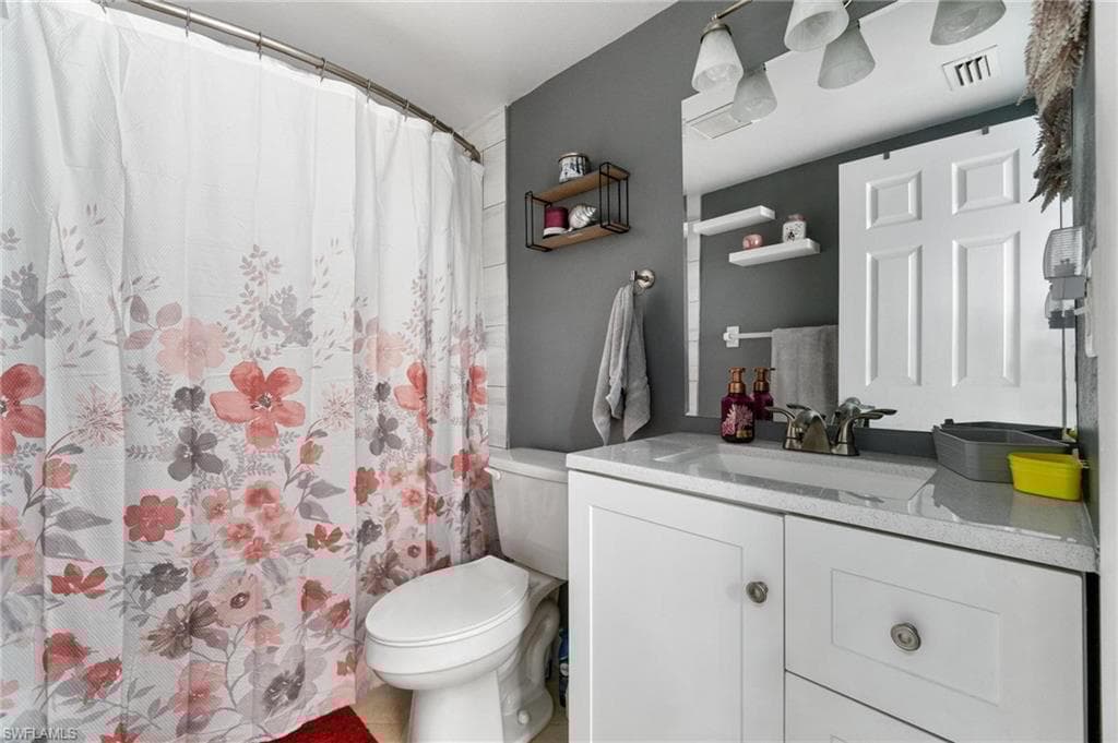 8913 Somerset Blvd, Fort Myers, FL 33919-33