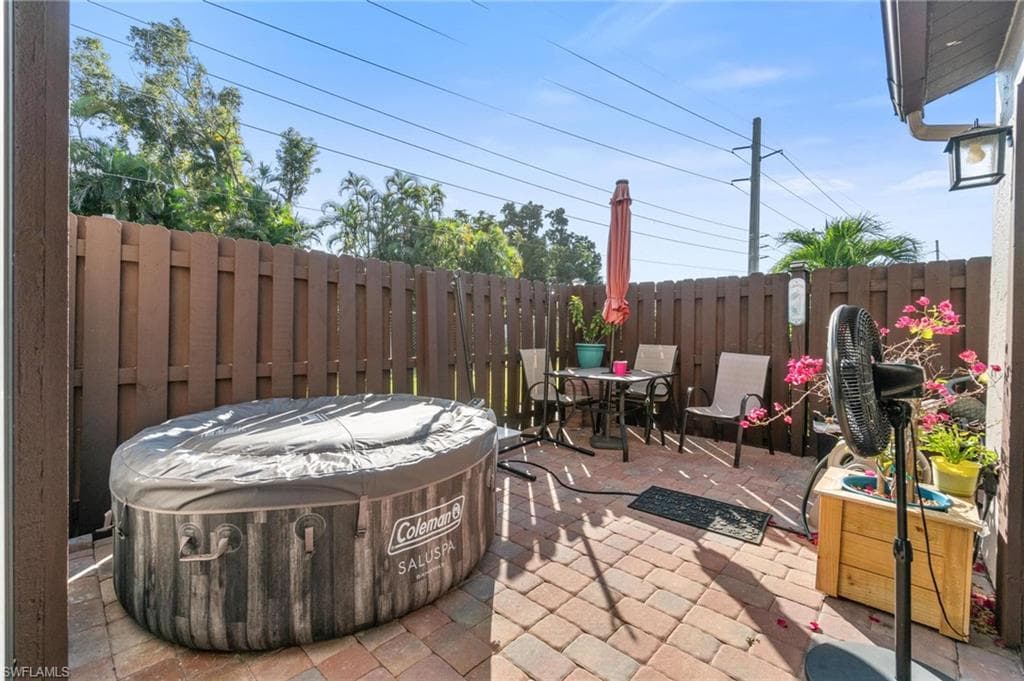 8913 Somerset Blvd, Fort Myers, FL 33919-40