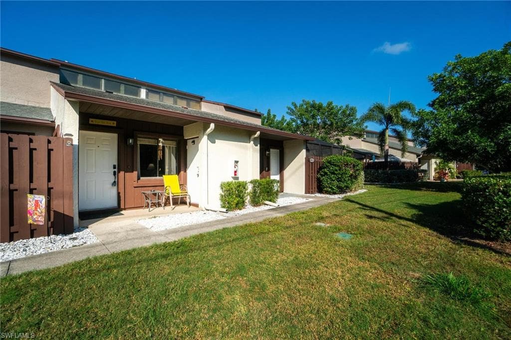 8913 Somerset Blvd, Fort Myers, FL 33919-42