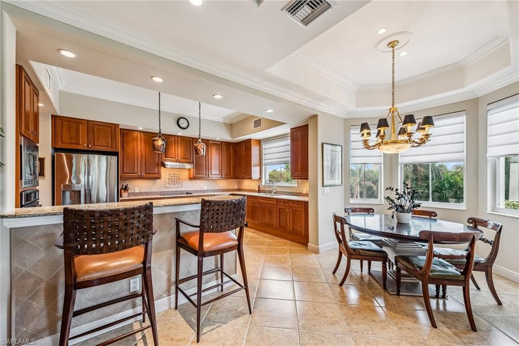 501 Avellino Isles Cir 39201, Naples, FL 34119-13