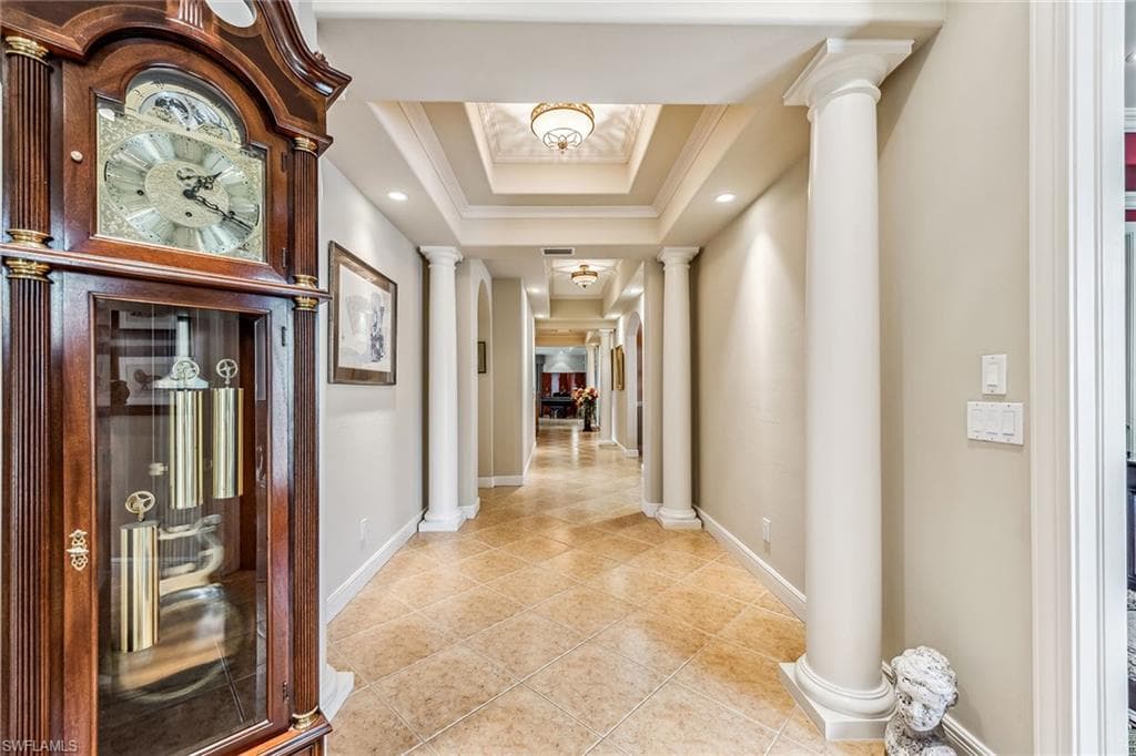 501 Avellino Isles Cir 39201, Naples, FL 34119-3