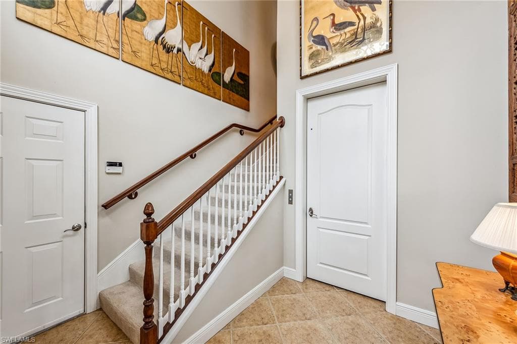 501 Avellino Isles Cir 39201, Naples, FL 34119-4