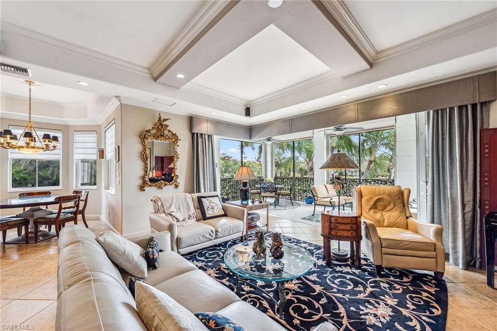 501 Avellino Isles Cir 39201, Naples, FL 34119-6