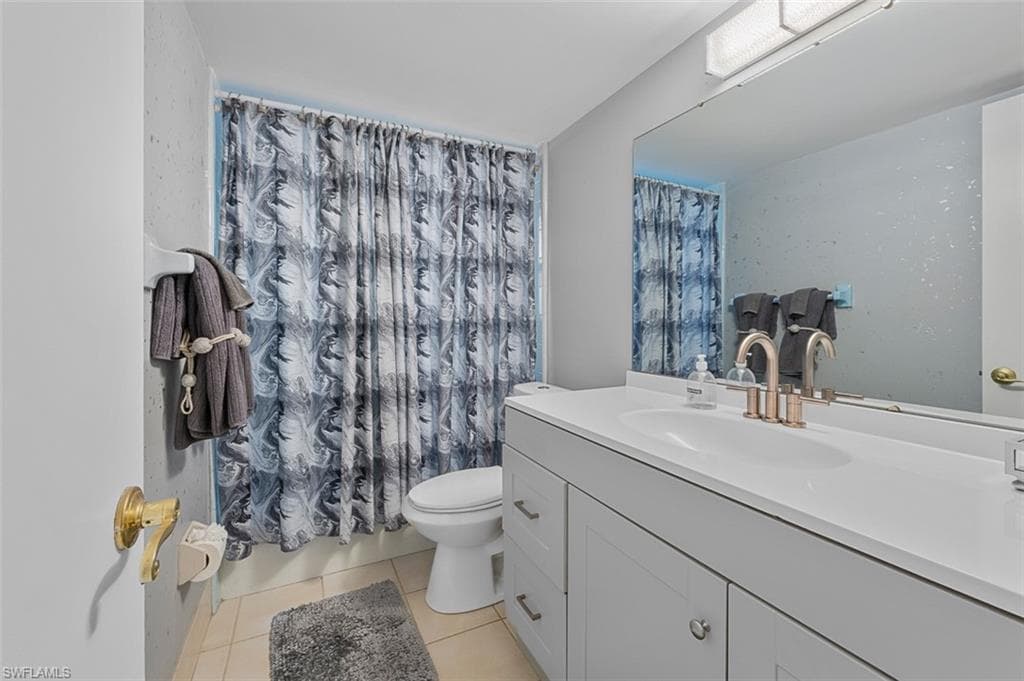 197 Harrison Rd 7-3, Naples, FL 34112-11