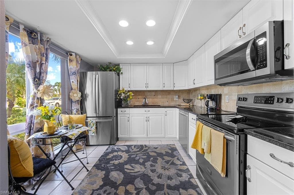 197 Harrison Rd 7-3, Naples, FL 34112-1