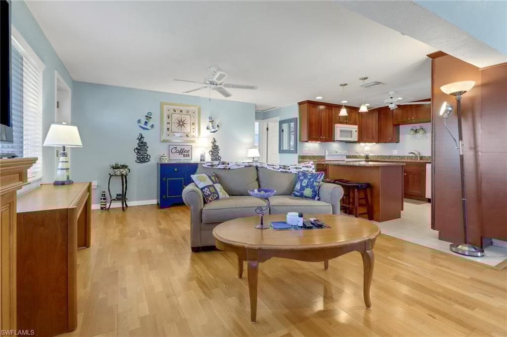 26 4th St, Bonita Springs, FL 34134-1
