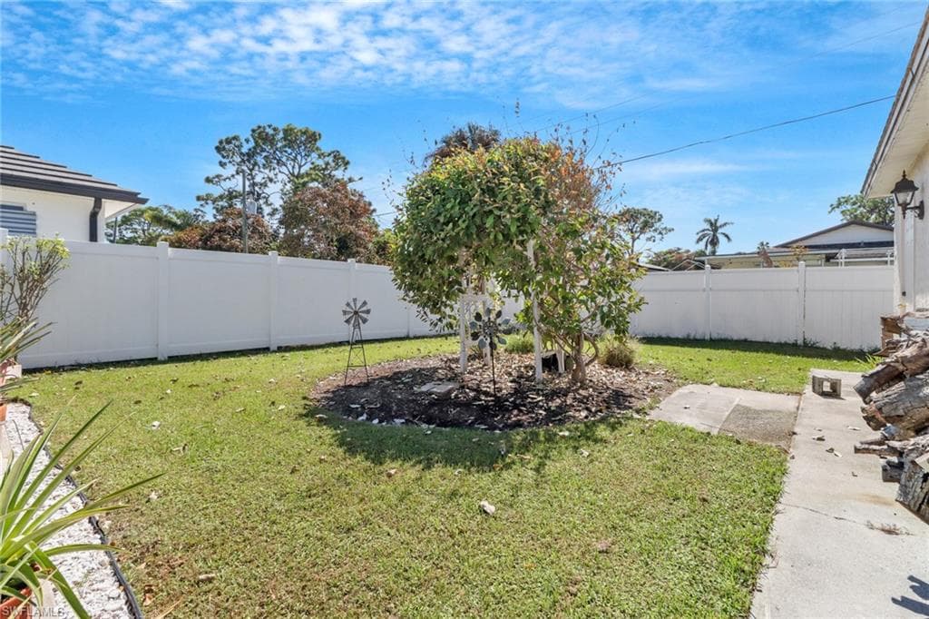26 4th St, Bonita Springs, FL 34134-21