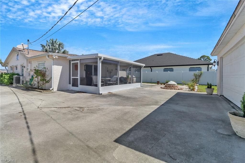 26 4th St, Bonita Springs, FL 34134-27