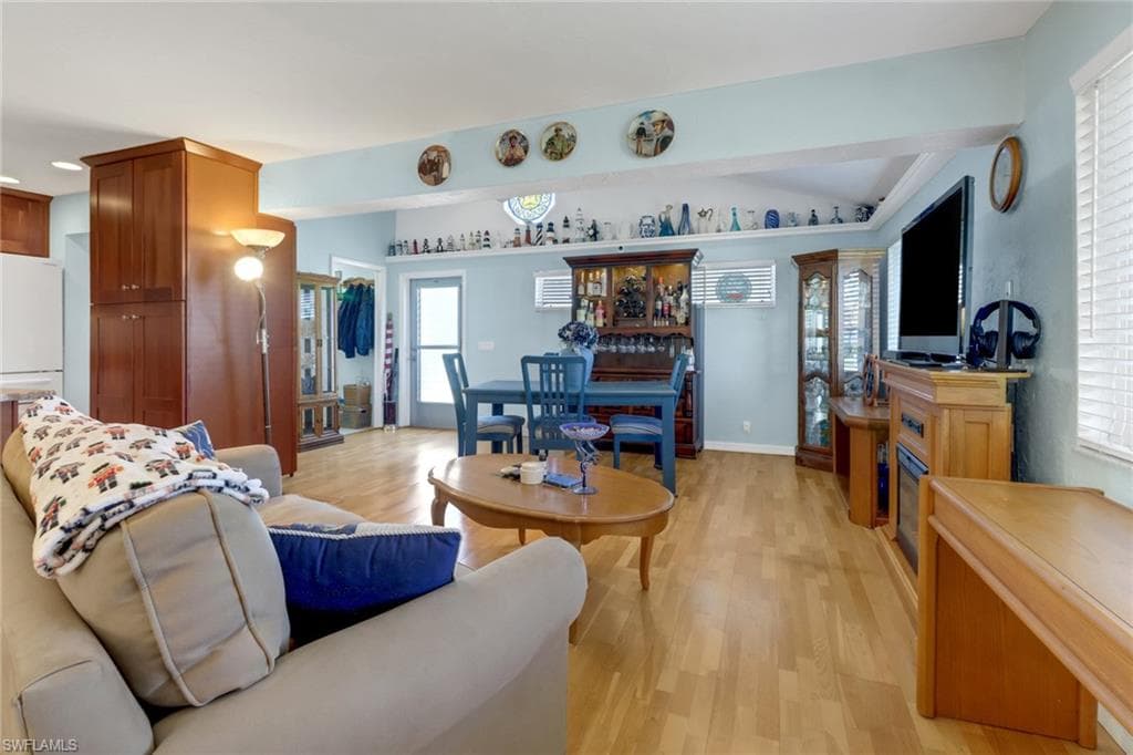26 4th St, Bonita Springs, FL 34134-4