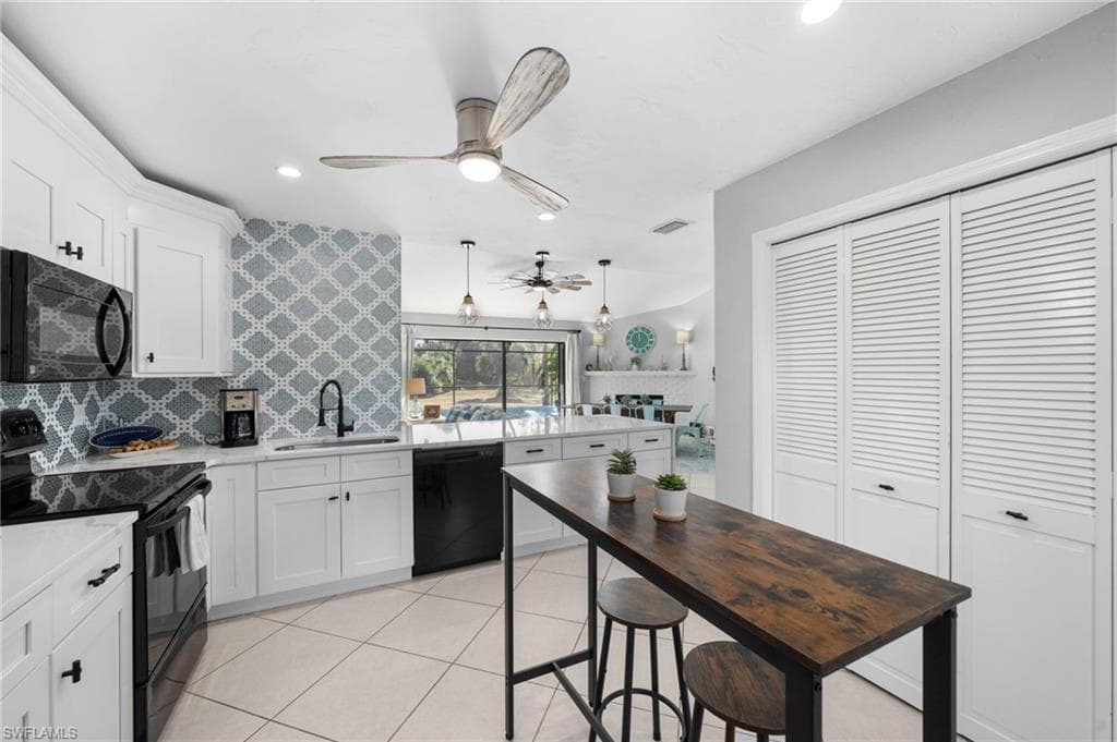 821 15th St SW, Naples, FL 34117-11