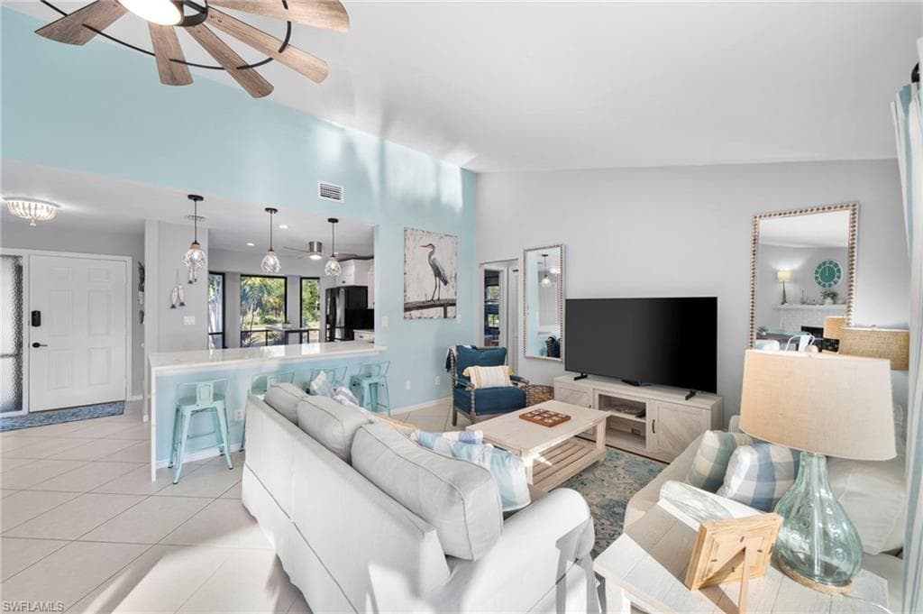 821 15th St SW, Naples, FL 34117-15