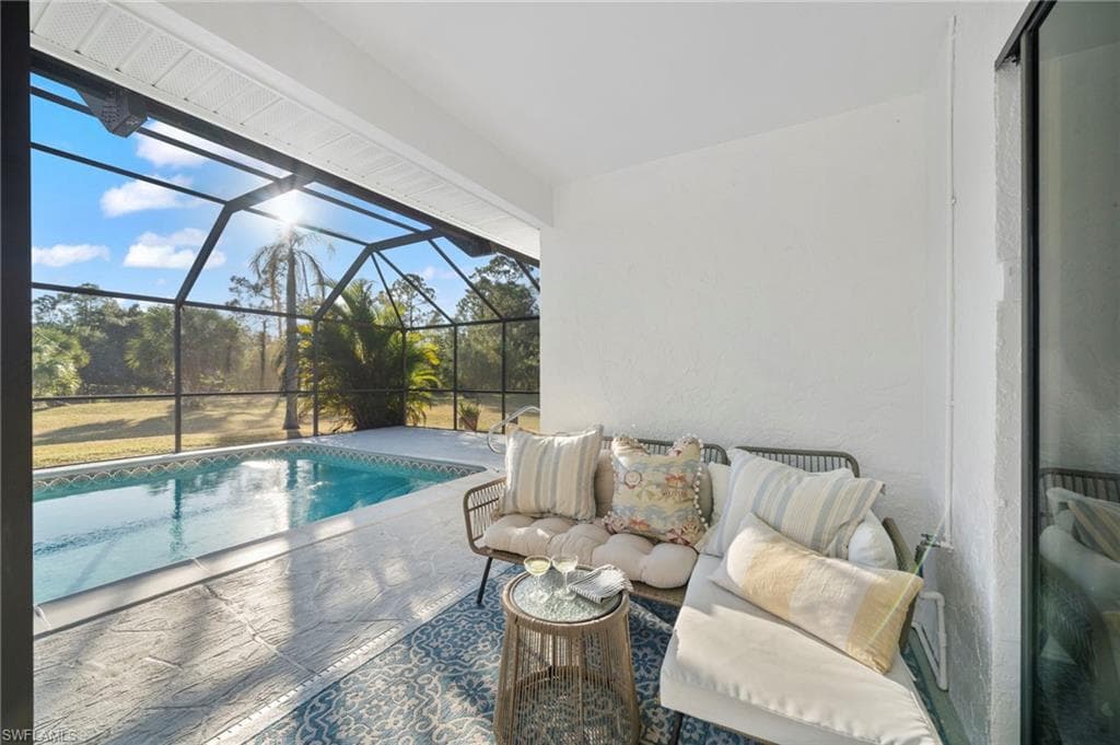821 15th St SW, Naples, FL 34117-34