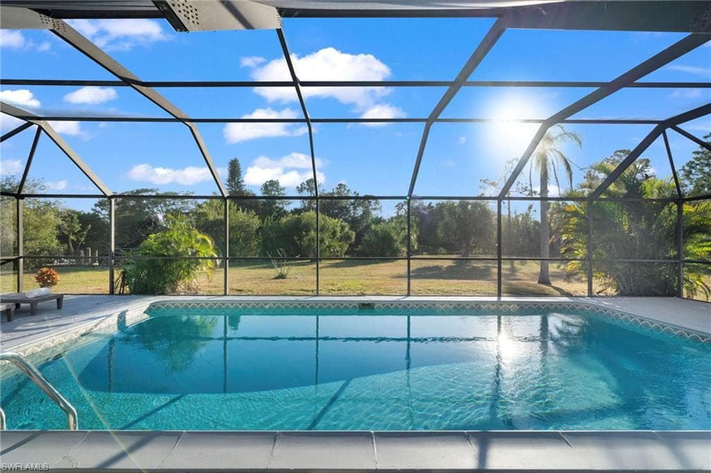821 15th St SW, Naples, FL 34117-35