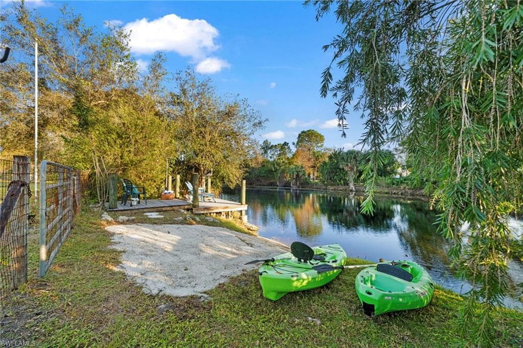 821 15th St SW, Naples, FL 34117-45