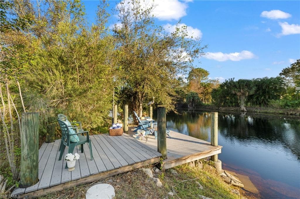 821 15th St SW, Naples, FL 34117-46