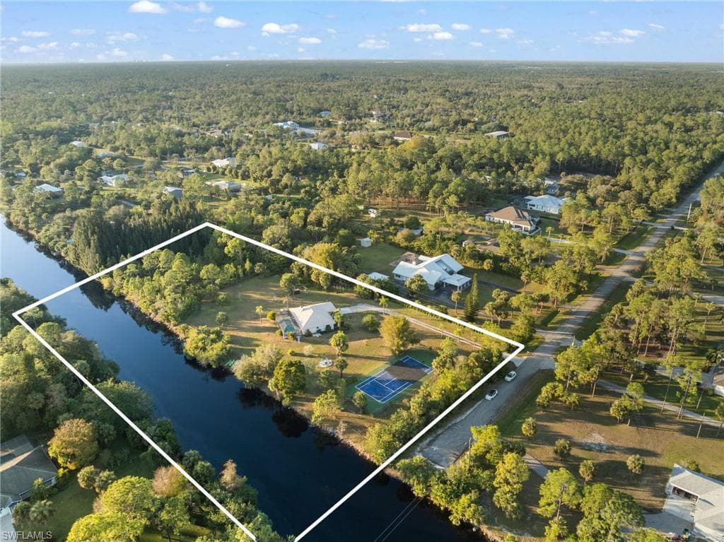 821 15th St SW, Naples, FL 34117-50