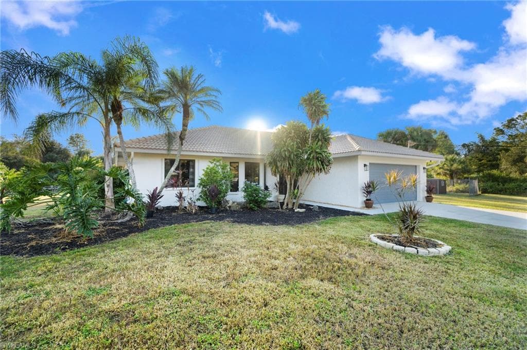 821 15th St SW, Naples, FL 34117-6