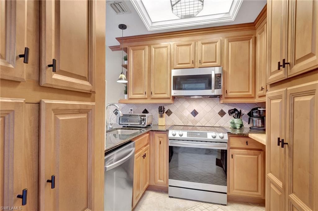3323 Olympic Dr 715, Naples, FL 34105-13