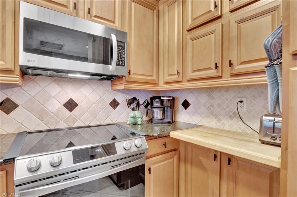 3323 Olympic Dr 715, Naples, FL 34105-15