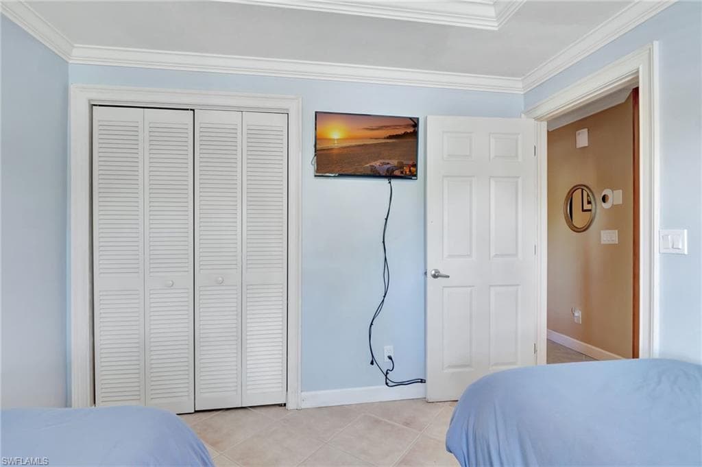3323 Olympic Dr 715, Naples, FL 34105-19
